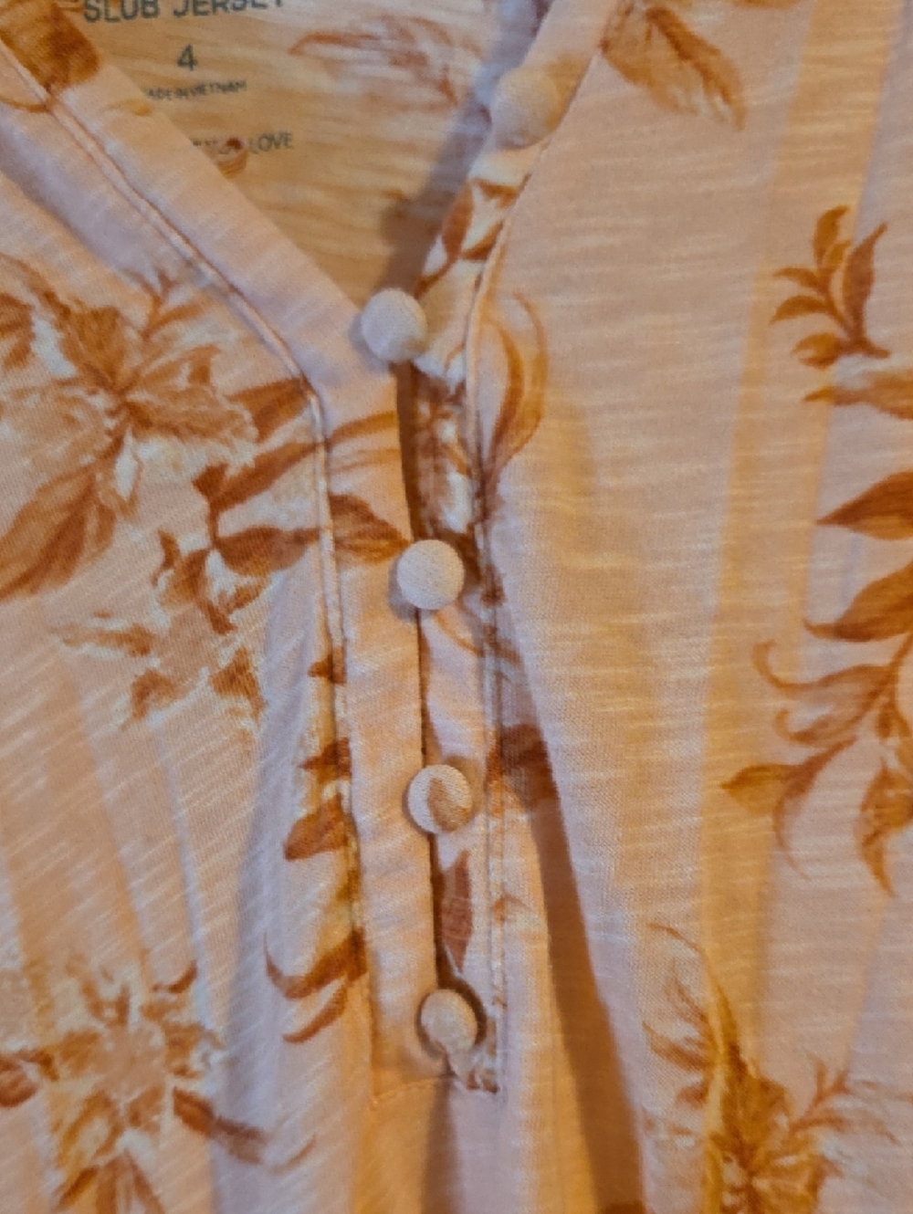 Torrid Peach Floral Slub Jersey V-Neck Tee - Picture 3 of 4